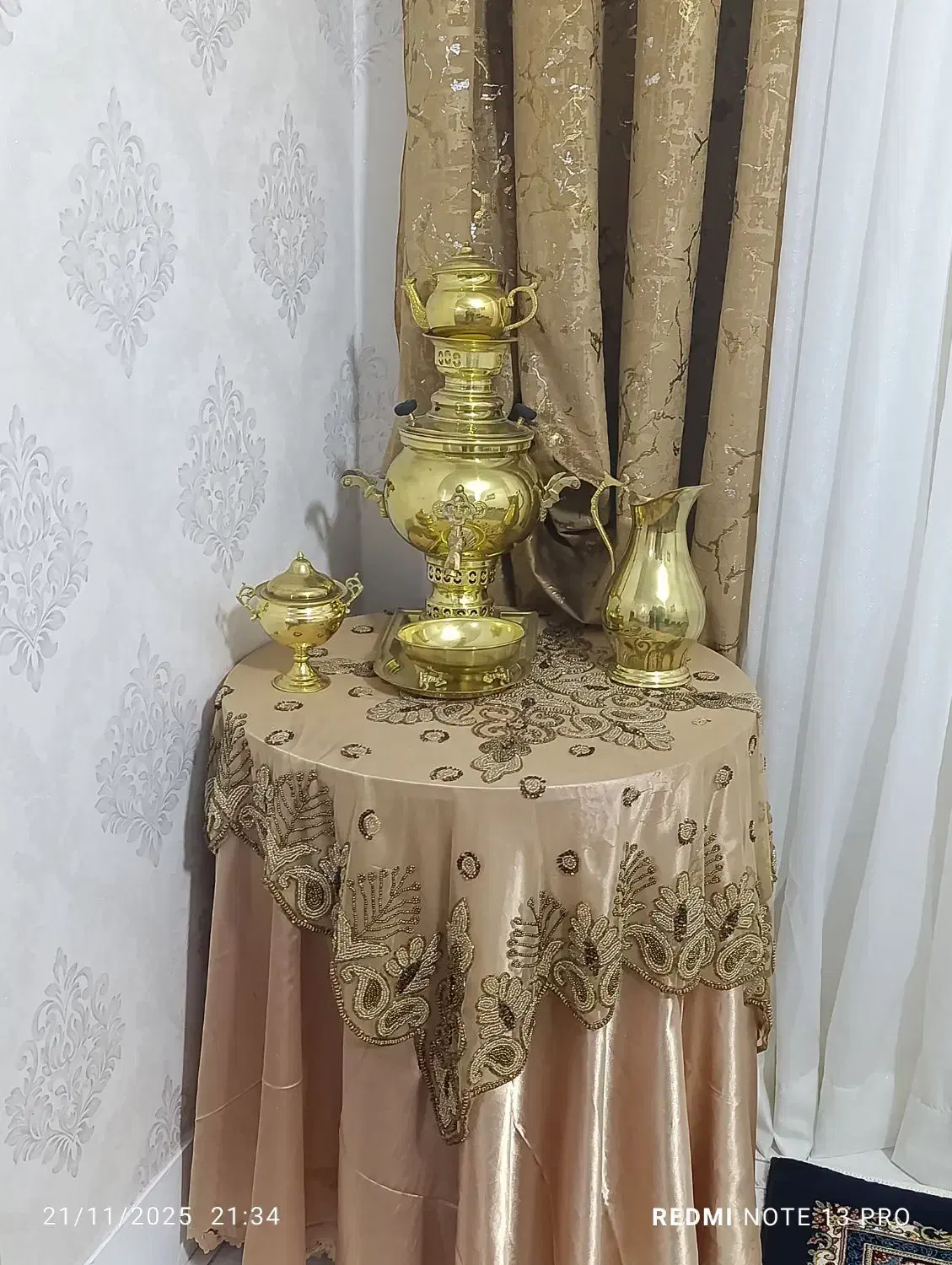 میز خاطره همراه سرویس سماور کامل  ۴۵۰۰|کلکسیون اشیاء عتیقه|نهاوند, |دیوار