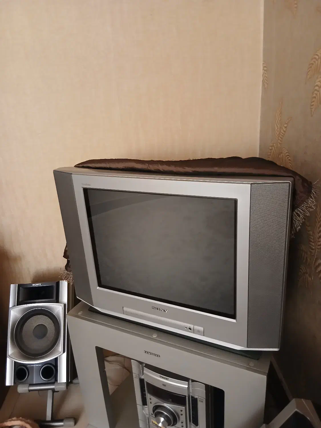 تلویزیون ۲۱ اینج sony|تلویزیون و پروژکتور|شیراز, شهرک سراج‎|دیوار