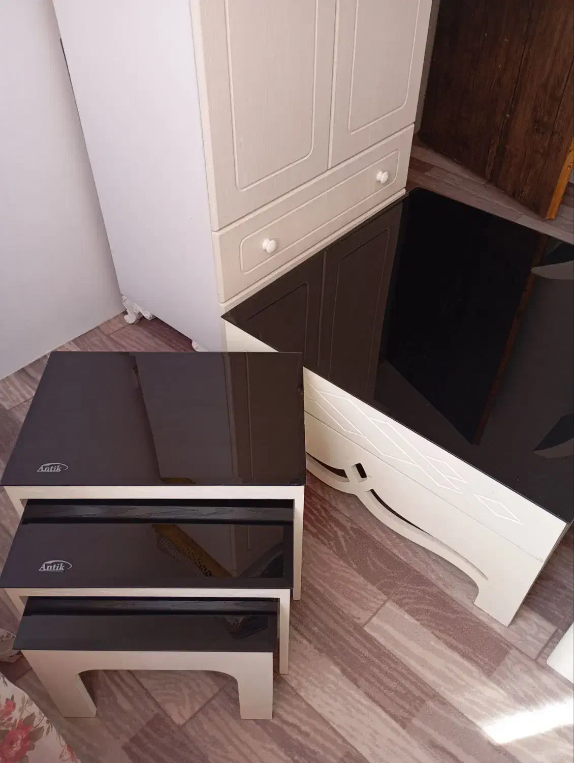 میز عسلی و ویترین چوبی|مبلمان خانگی و میز عسلی|محمدیه-قزوین, |دیوار