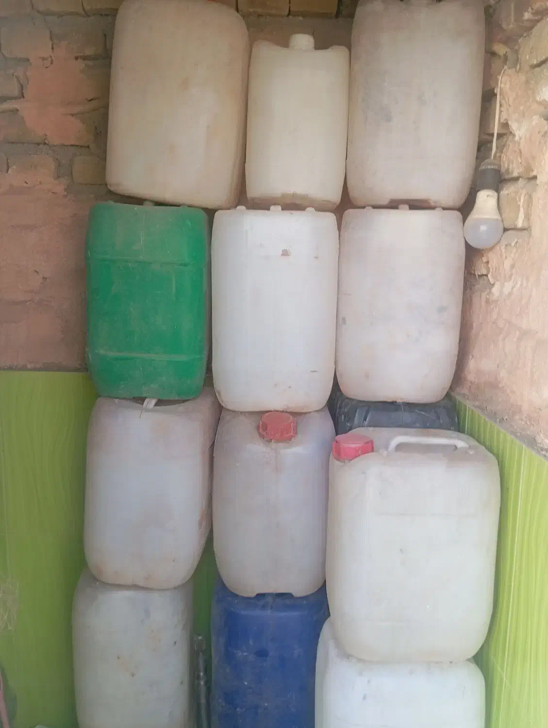 ۲۰لیتری|ظروف نگهدارنده، پلاستیکی، یک‌بارمصرف|سبزوار, شرق کال شمالی|دیوار