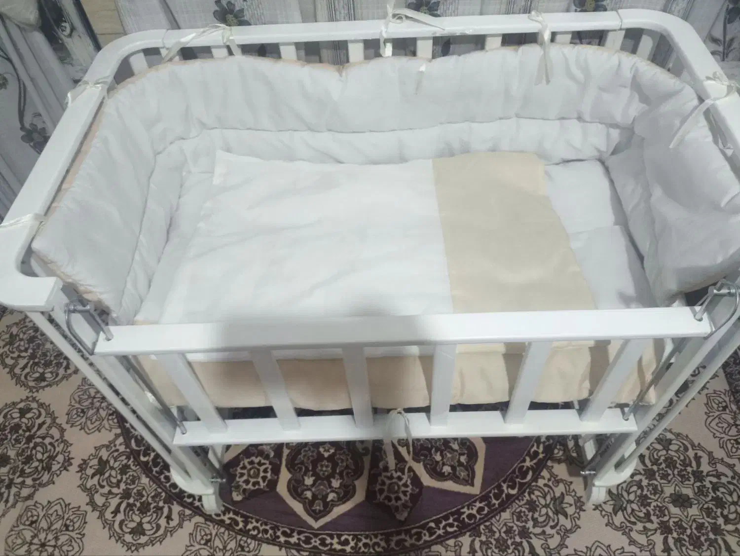 تخت گهواره شو|تخت و صندلی بچه|ساوه, |دیوار