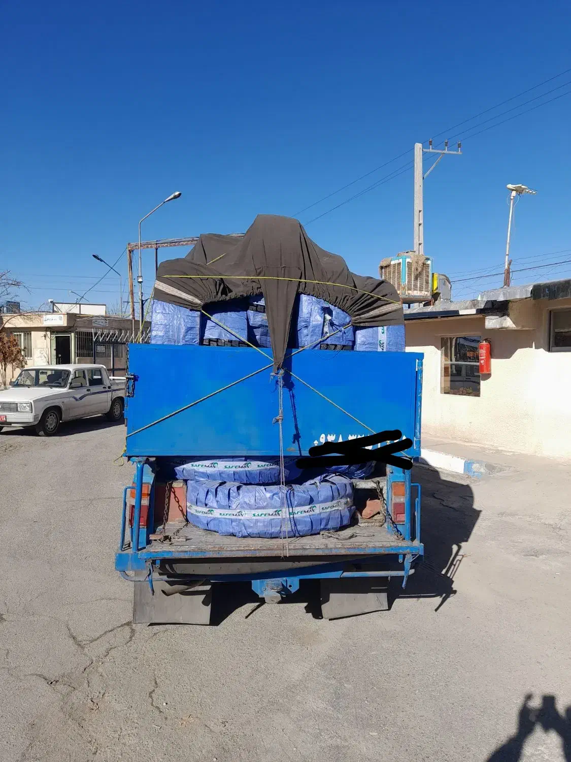 حمل بار با نیسان باربری|خدمات حمل و نقل|صحنه, |دیوار