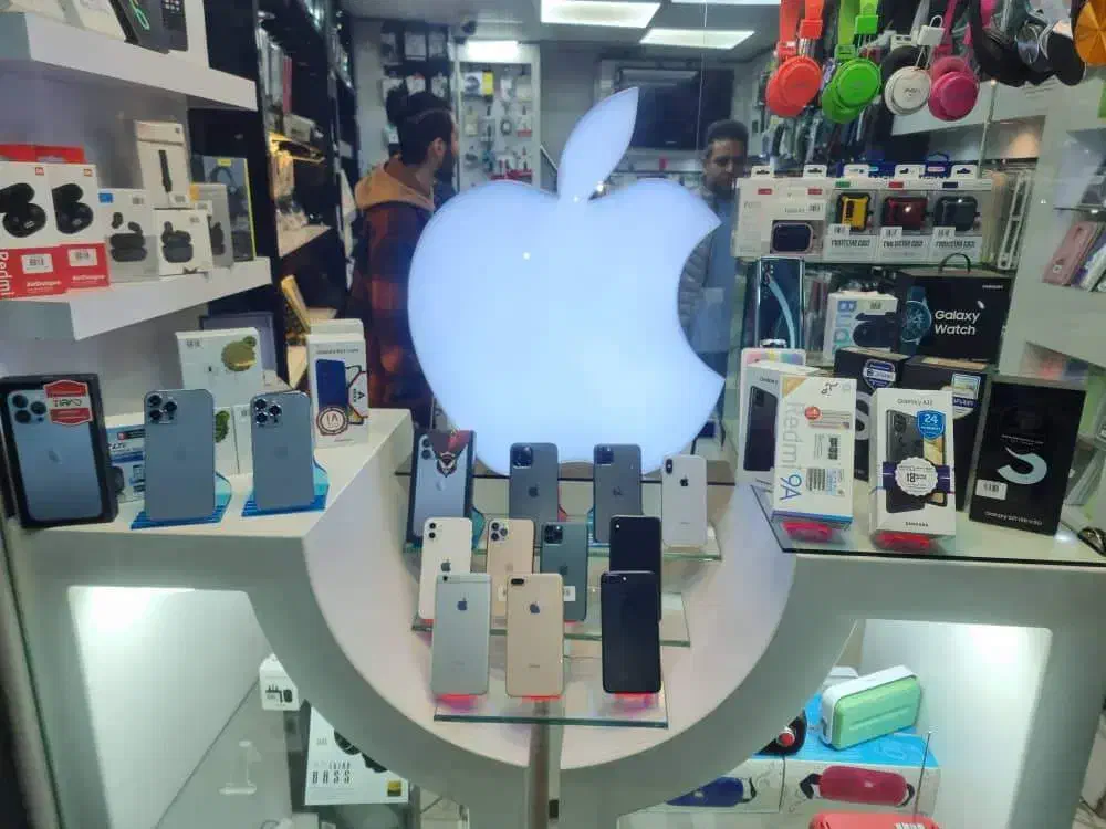 نیروی خانم در موبایل نادری|استخدام رایانه و فناوری اطلاعات|لاهیجان, انقلاب|دیوار