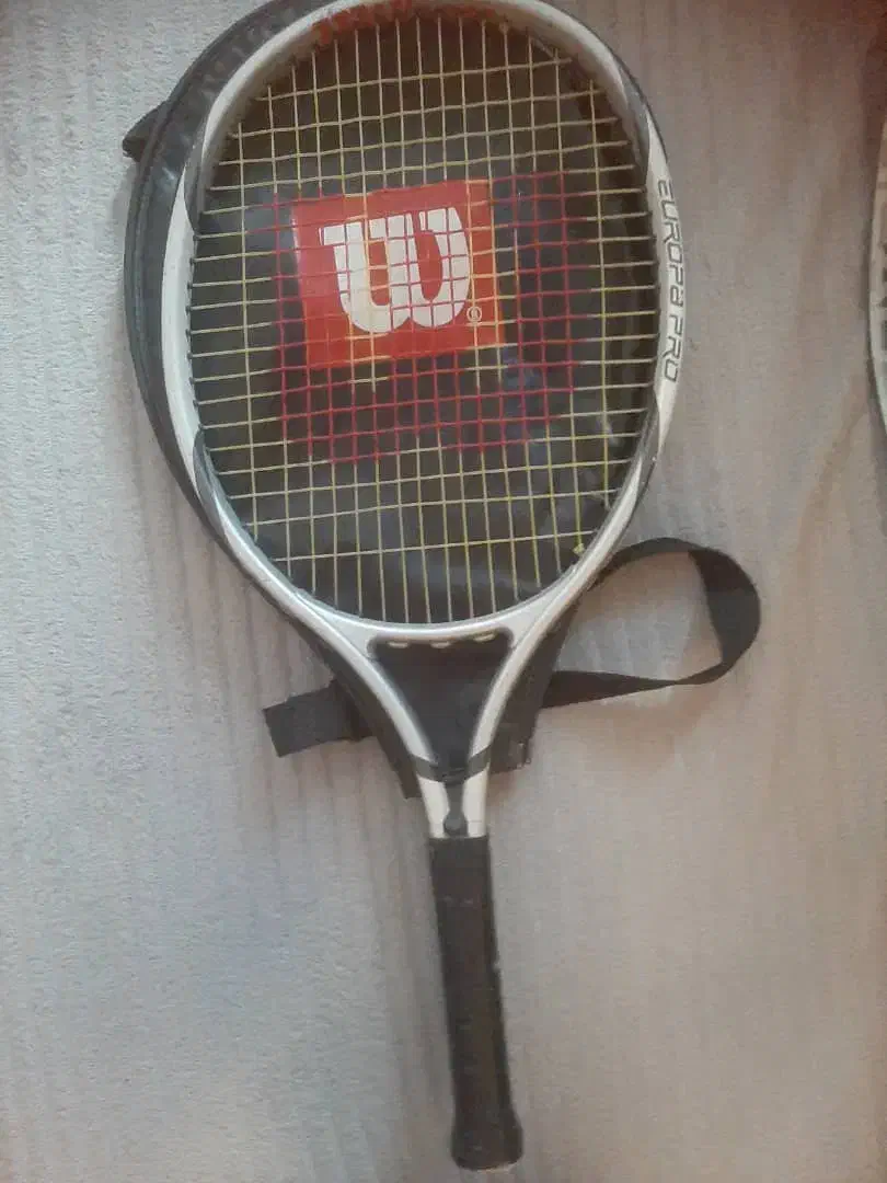 راکت تنیس Wilson Europa Pro سالم سبک و آماده بازی|ورزش‌های توپی|کرج, کوی مهر|دیوار