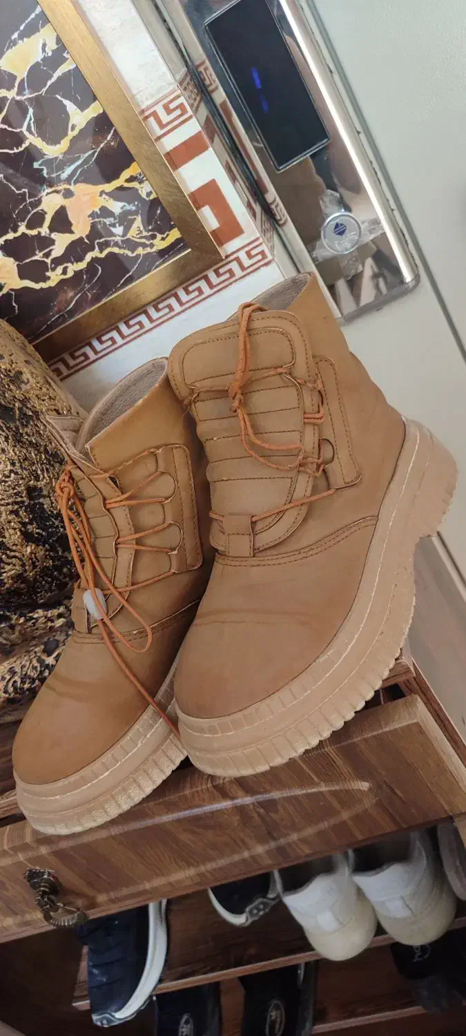 بوت|کیف، کفش، کمربند|زنجان, |دیوار