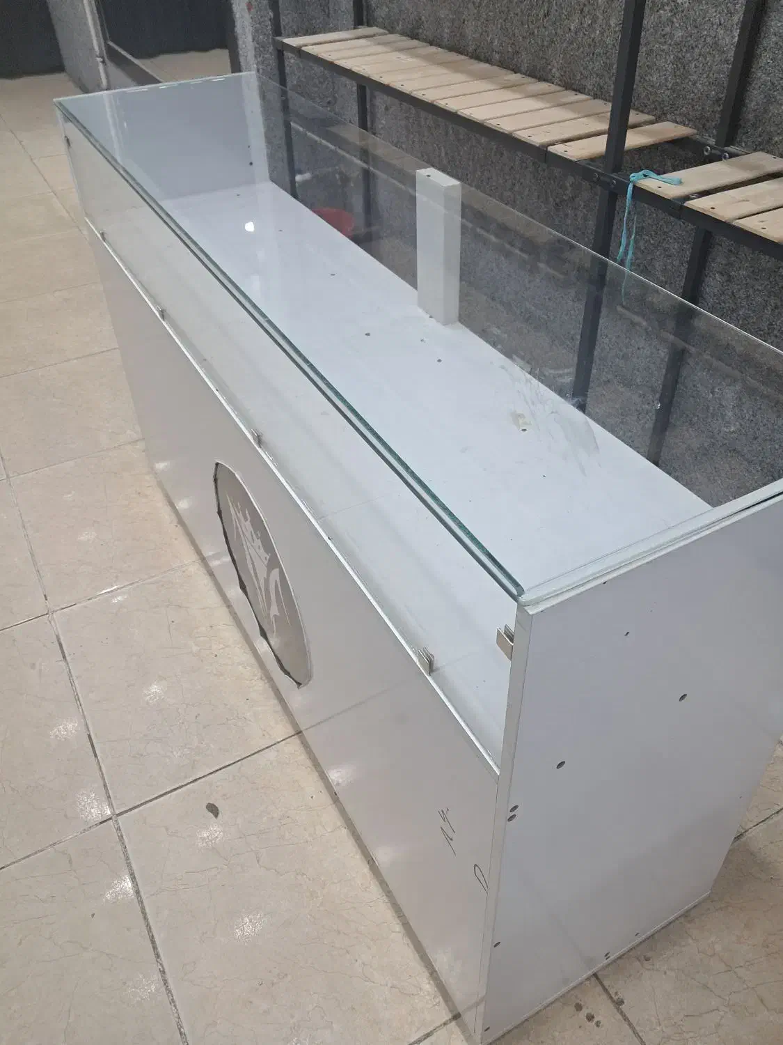 قفسه رگال چوب لباس ایینه دزدگیر لباس فروشی|فروشگاه و مغازه|ملایر, |دیوار