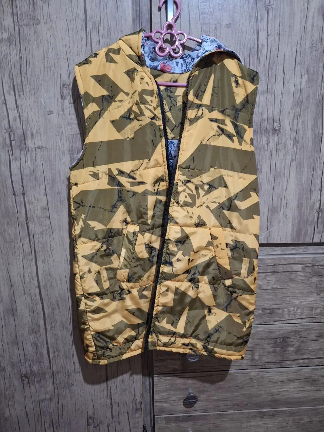 پافر|لباس|خرم‌آباد, |دیوار