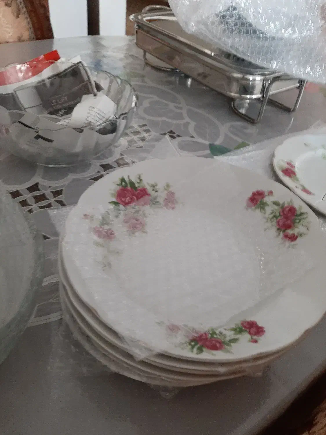 مقداری ظروف پذیرایی|ظروف سرو و پذیرایی|رودهن, |دیوار