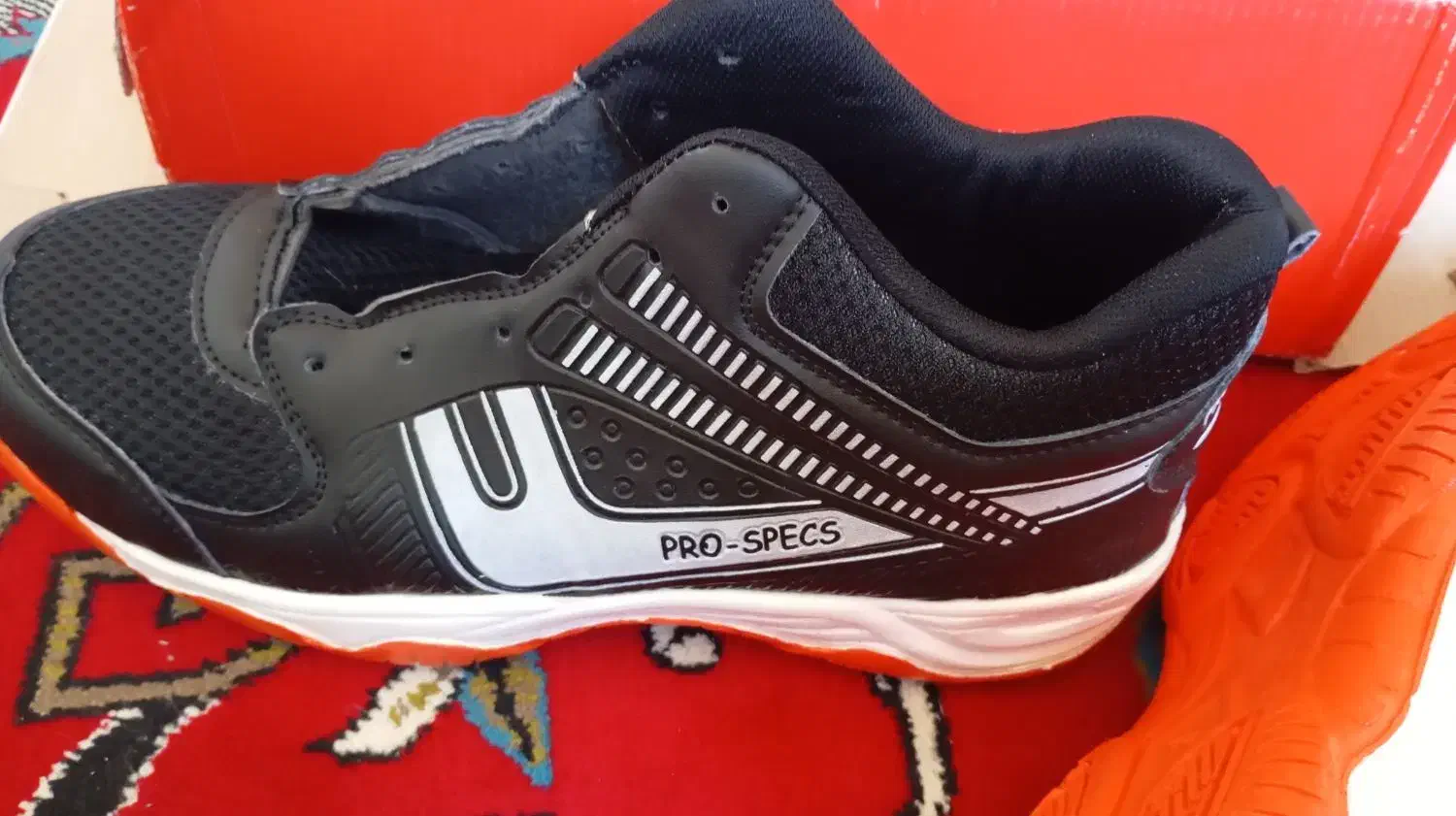 کتونی ورزشی و کمربند ورزشی|تجهیزات ورزشی|ازنا, |دیوار