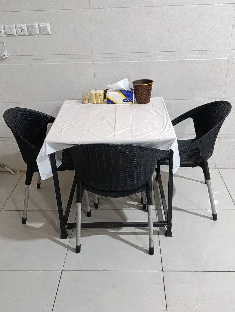 فروش میز و صندلی|کافی‌شاپ و رستوران|سقز, |دیوار