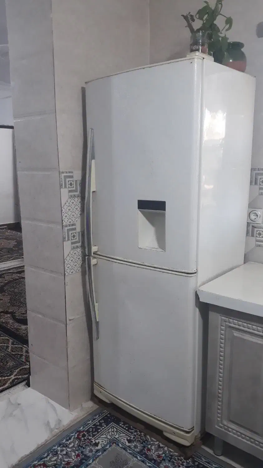 یخچال فریزر دودرب با اب سردکن نیاز به تعمیر جزیی|یخچال و فریزر|کردکوی, |دیوار