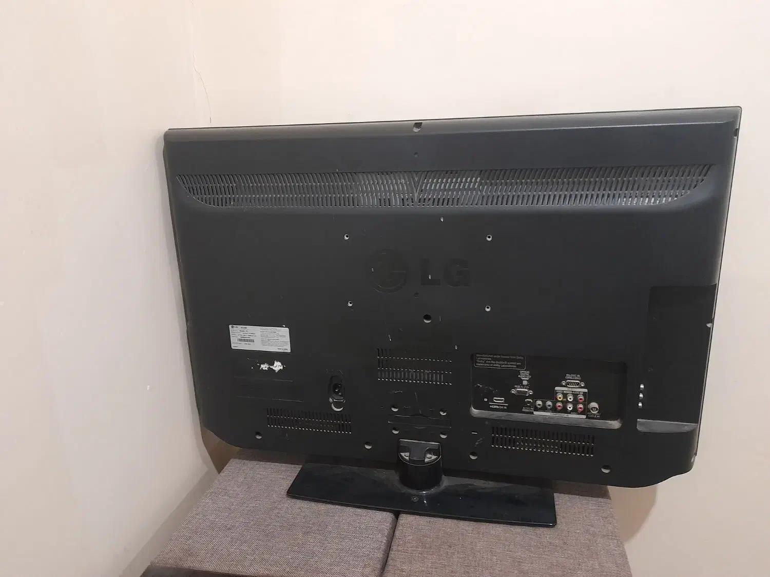 تلوزیون ۳۲ینچ ال جی|تلویزیون و پروژکتور|جونقان, |دیوار
