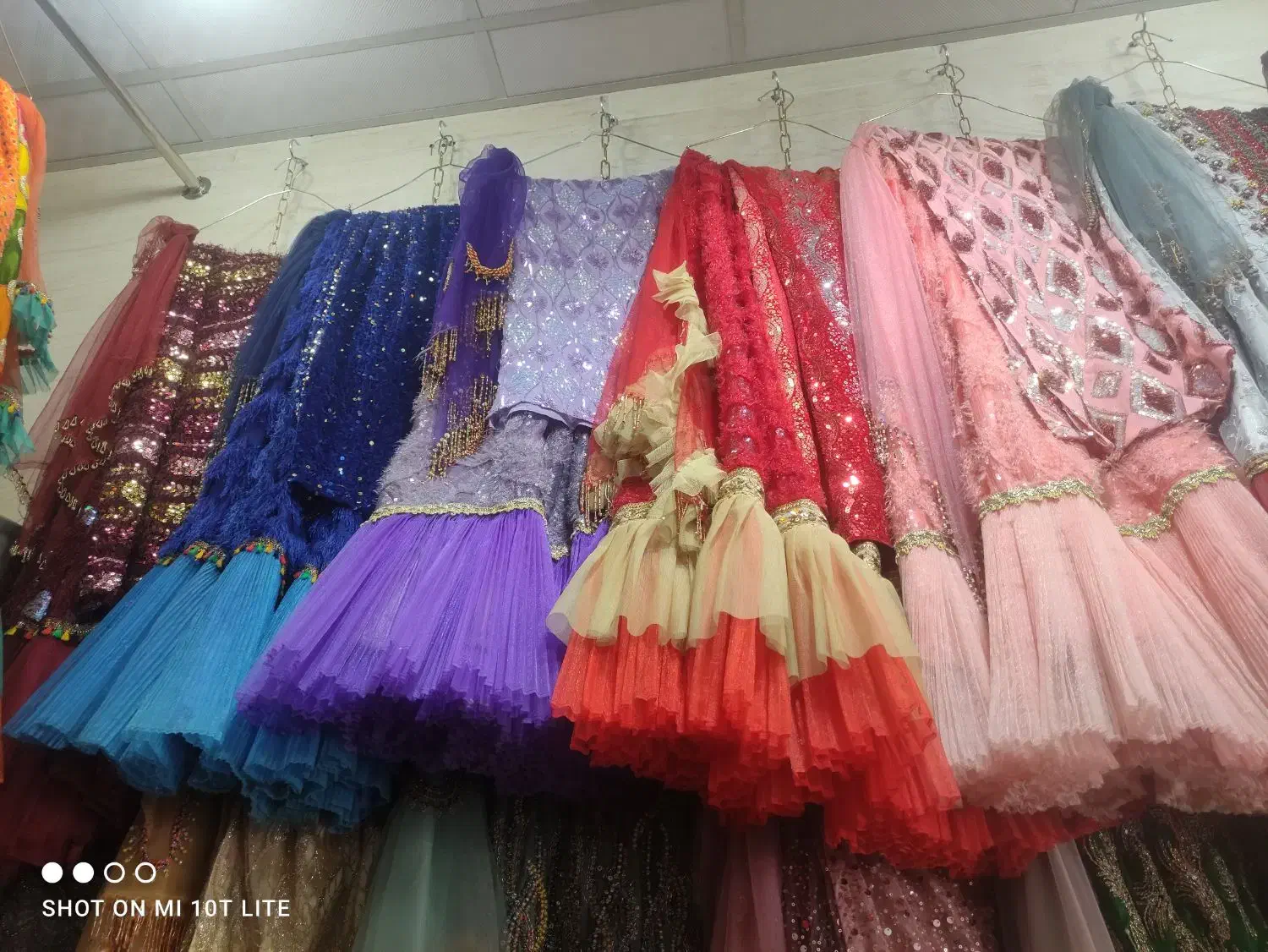اجارە لباس|لباس|شیراز, سعدیه جنوبی|دیوار