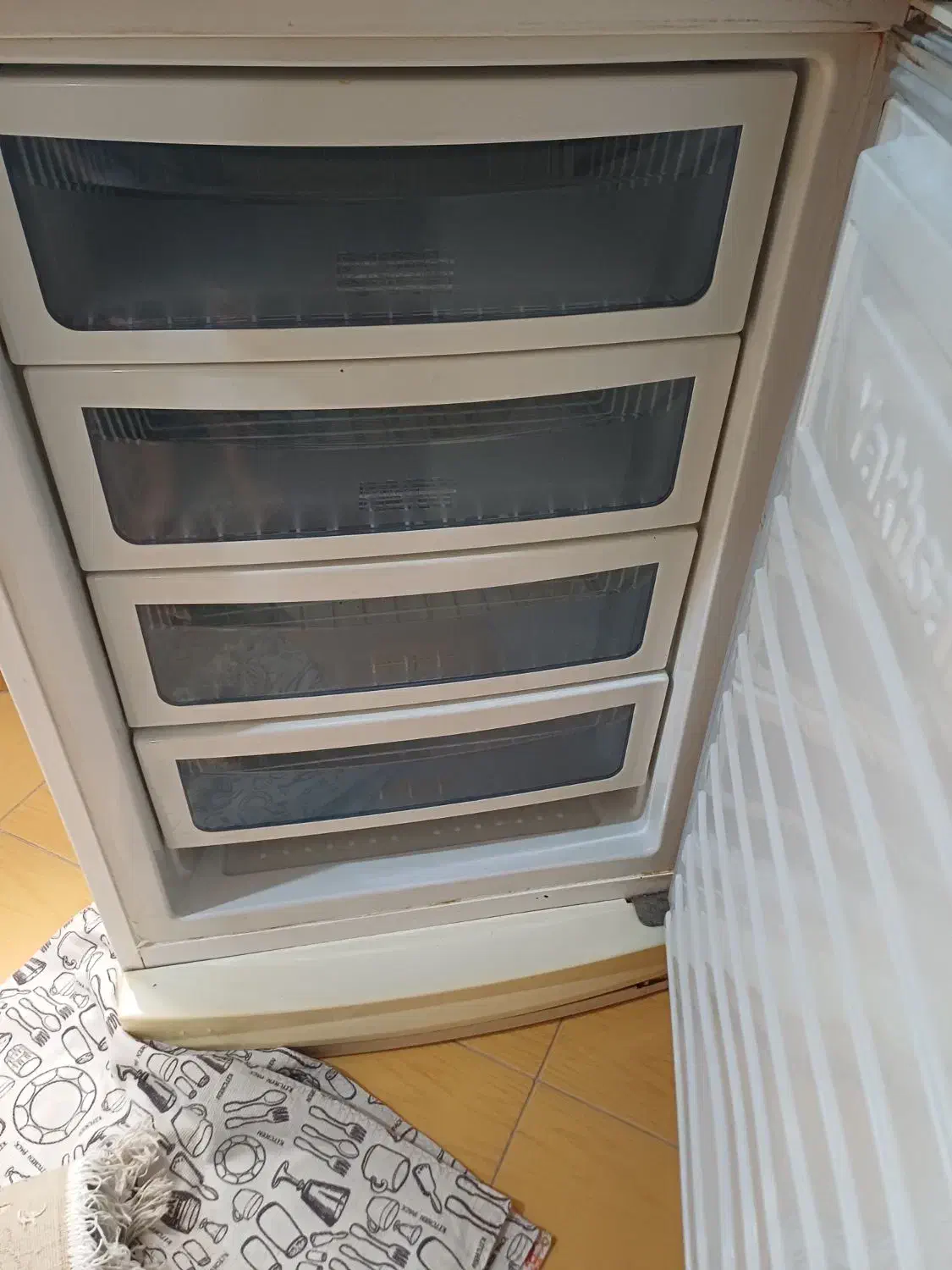 یخچال فریزر|یخچال و فریزر|رشت, پیرکلاچای|دیوار