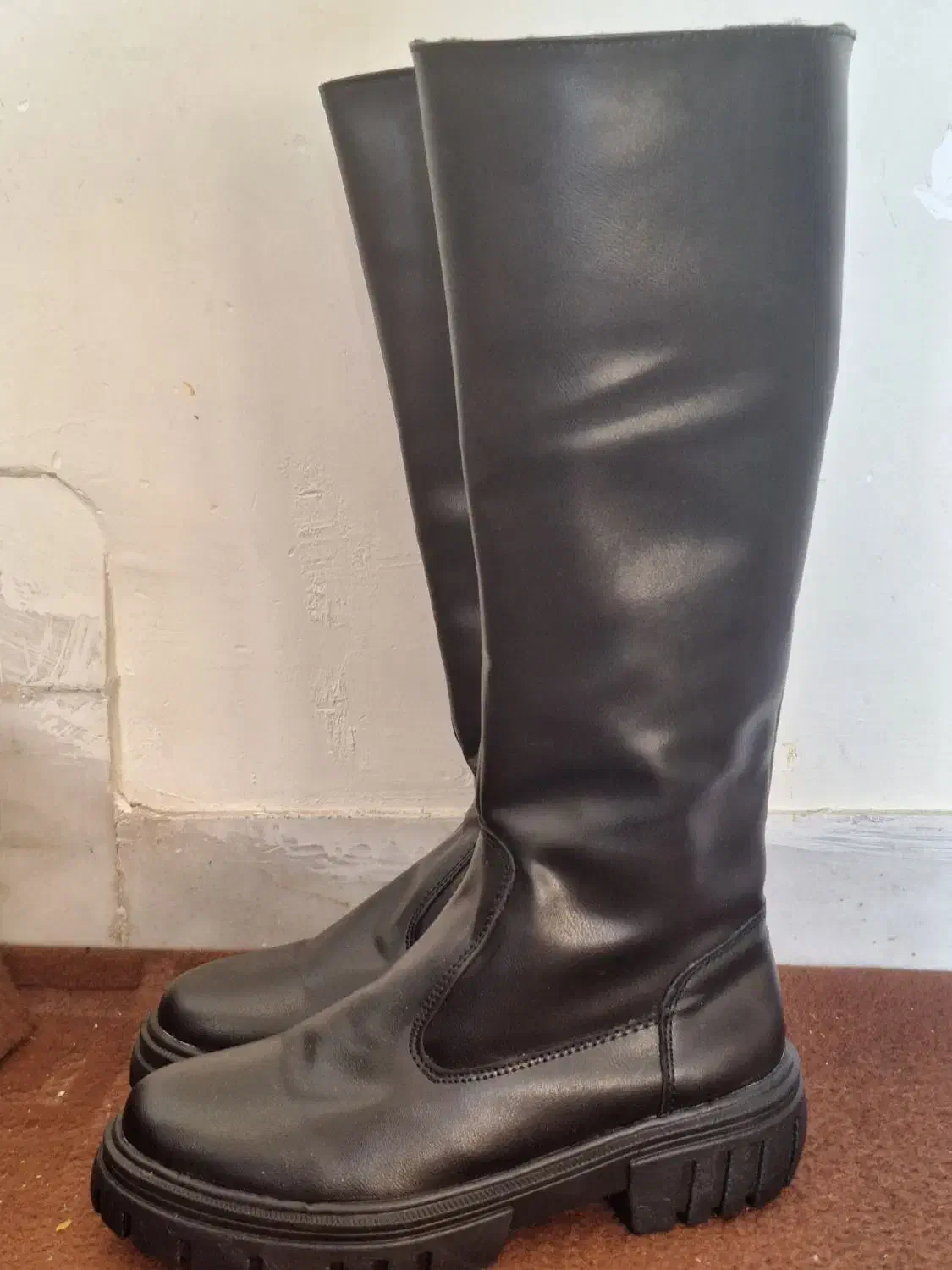 بوت بلند|کیف، کفش، کمربند|شیراز, نصر|دیوار