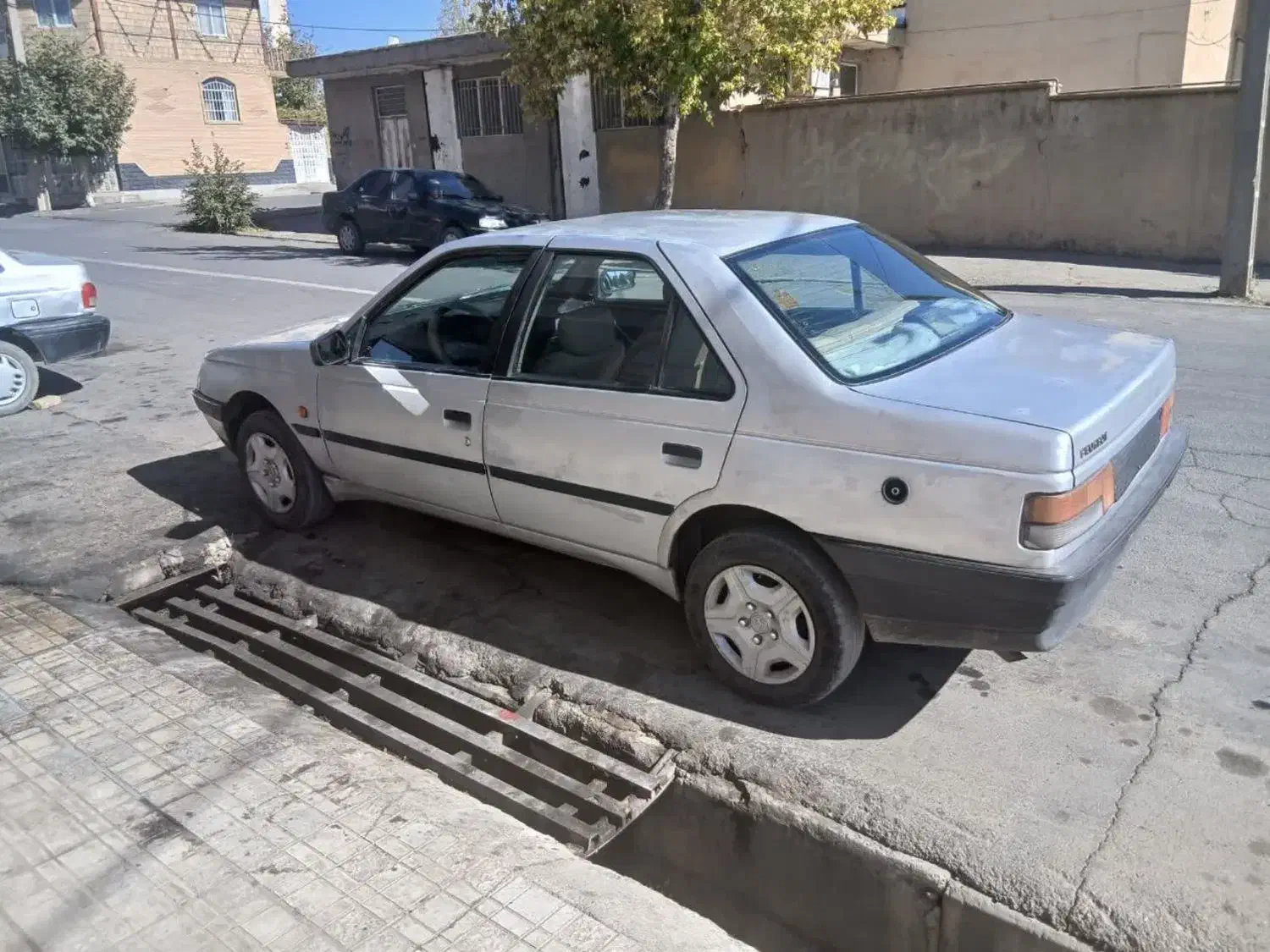 پژوروآ مدل۸۸|خودرو سواری و وانت|الیگودرز, |دیوار