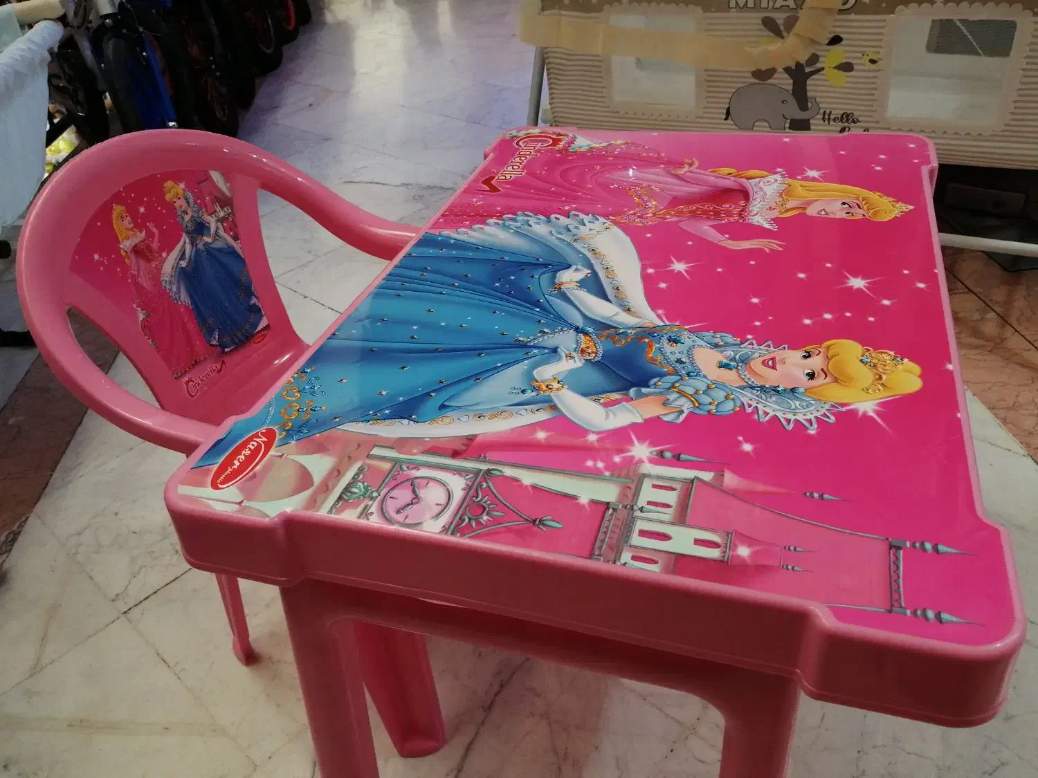 میز و صندلی تحریر|اسباب و اثاث بچه|مشهد, مصلی (کارمندان اول)|دیوار