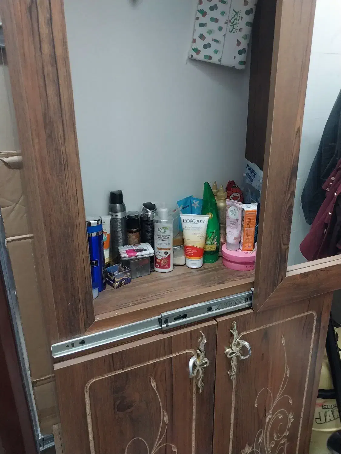 جاکفشی و میز آرایش بادر کشویی|جاکفشی، کمد، دراور|اصفهان, شهید رجایی|دیوار