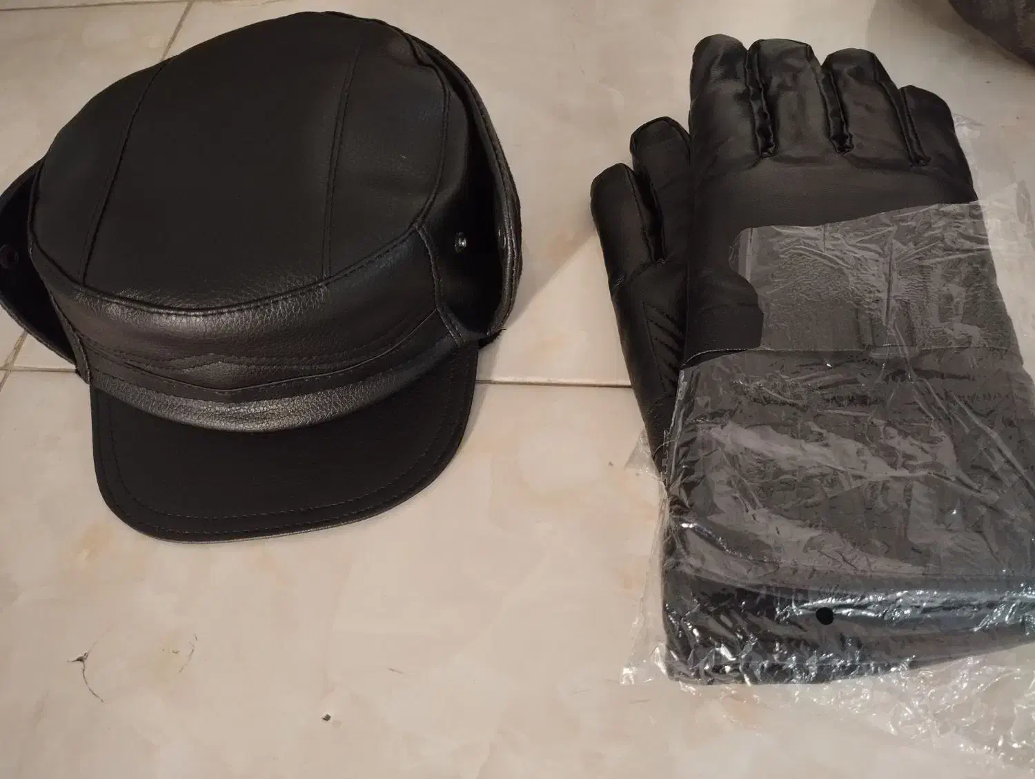 کلاه و دستکش زمستانی استفاده نشده|لباس|جهرم, |دیوار