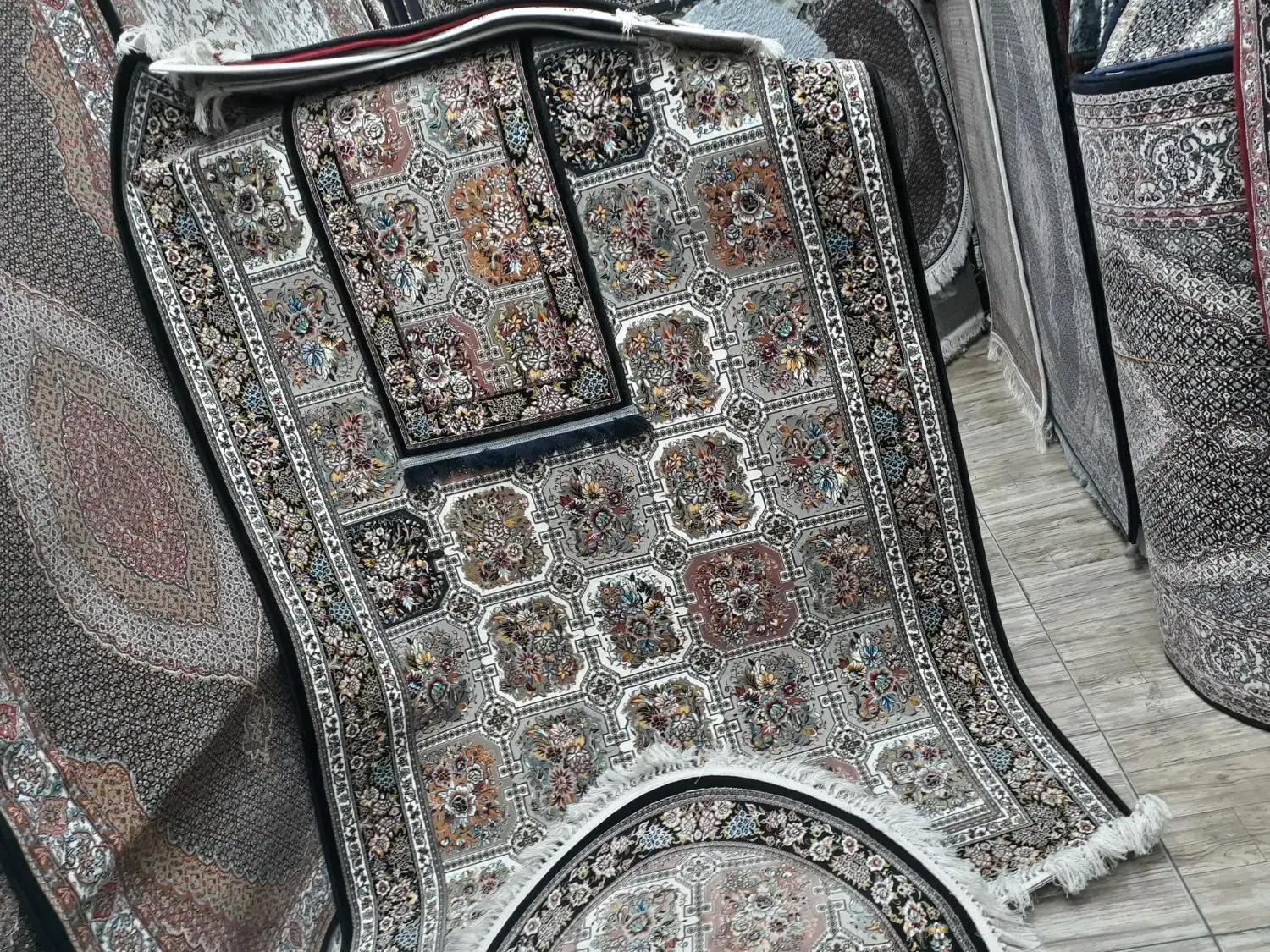 فرش آشپزخانهخشتی۱/۵ متر بیضی ۱۰۰۰شانه مستطیل|فرش|تبریز, |دیوار