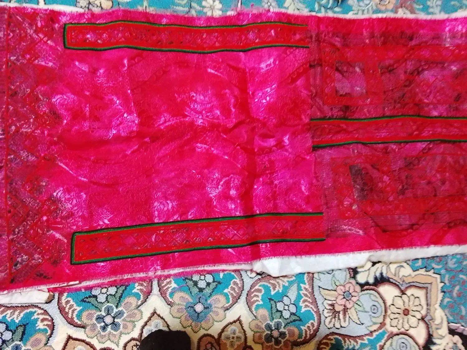 پیراهن فروشی|لباس|سیب و سوران, |دیوار