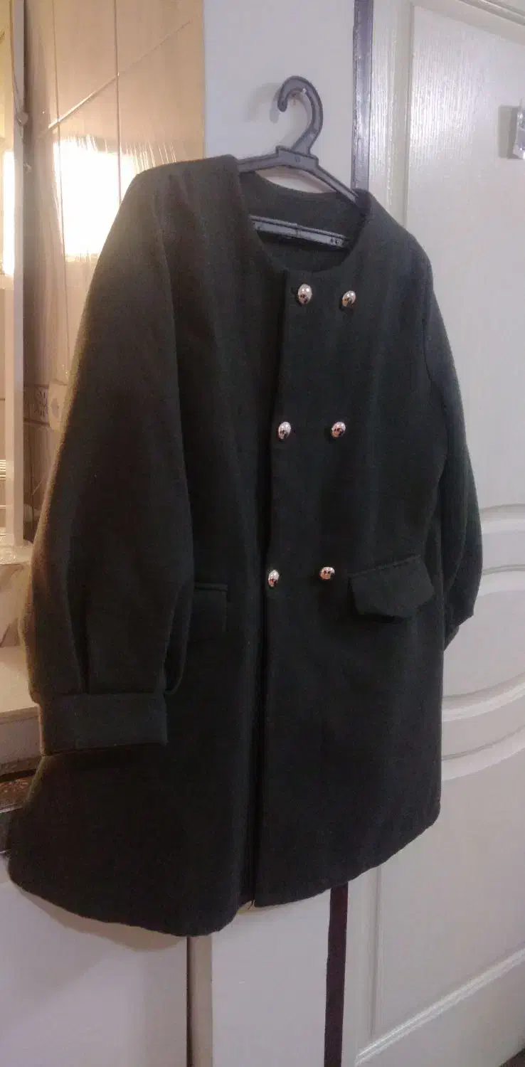 تعدادی پالتو و مانتو جین|لباس|قم, سراجه (۱۵ خرداد)|دیوار