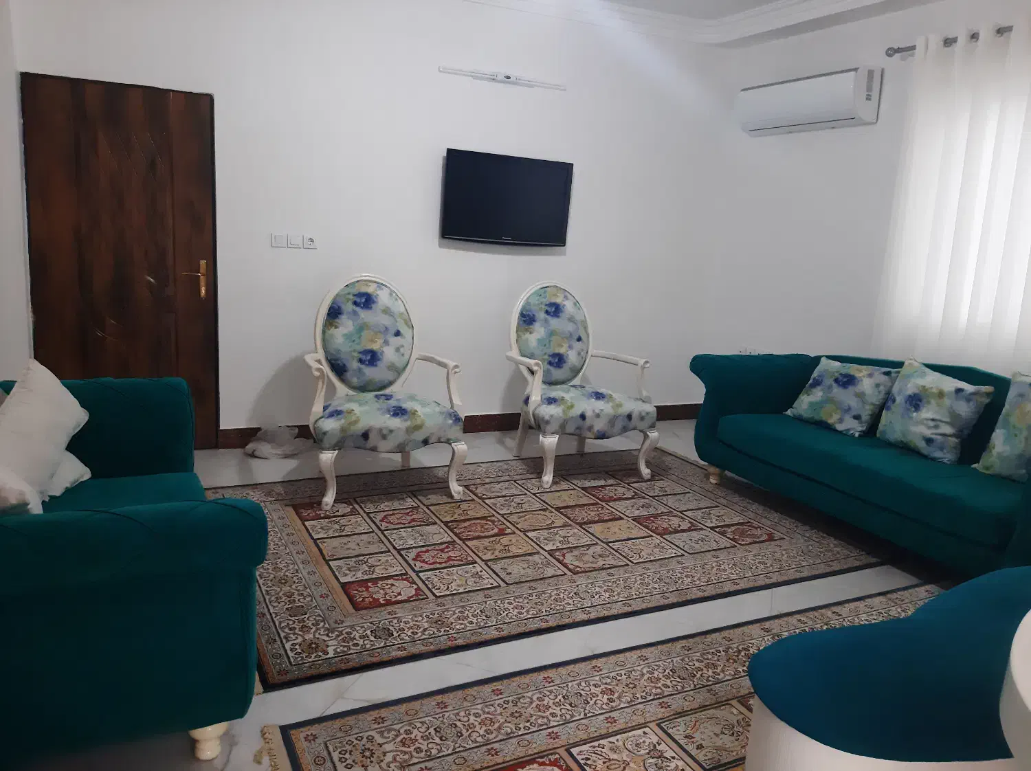 مبل و ناهار خوری و فرش|مبلمان خانگی و میز عسلی|شیرگاه, |دیوار