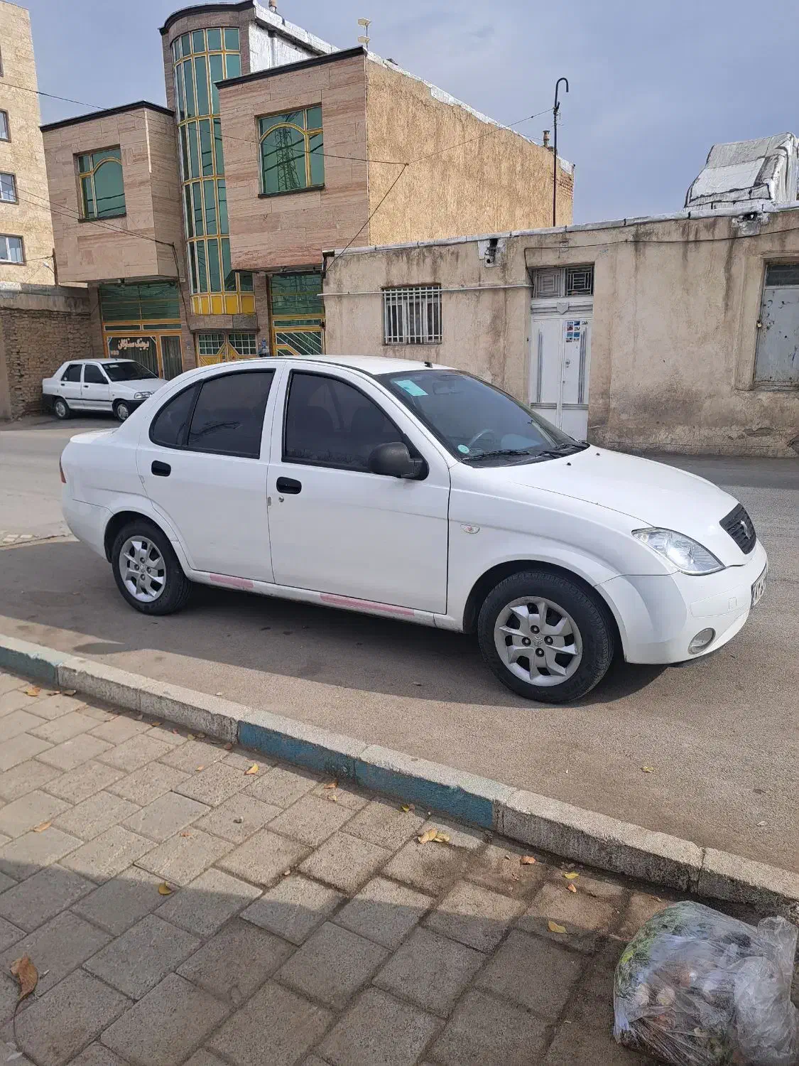 تیبا صندوقدار۱۴۰۱|خودرو سواری و وانت|همدان, |دیوار