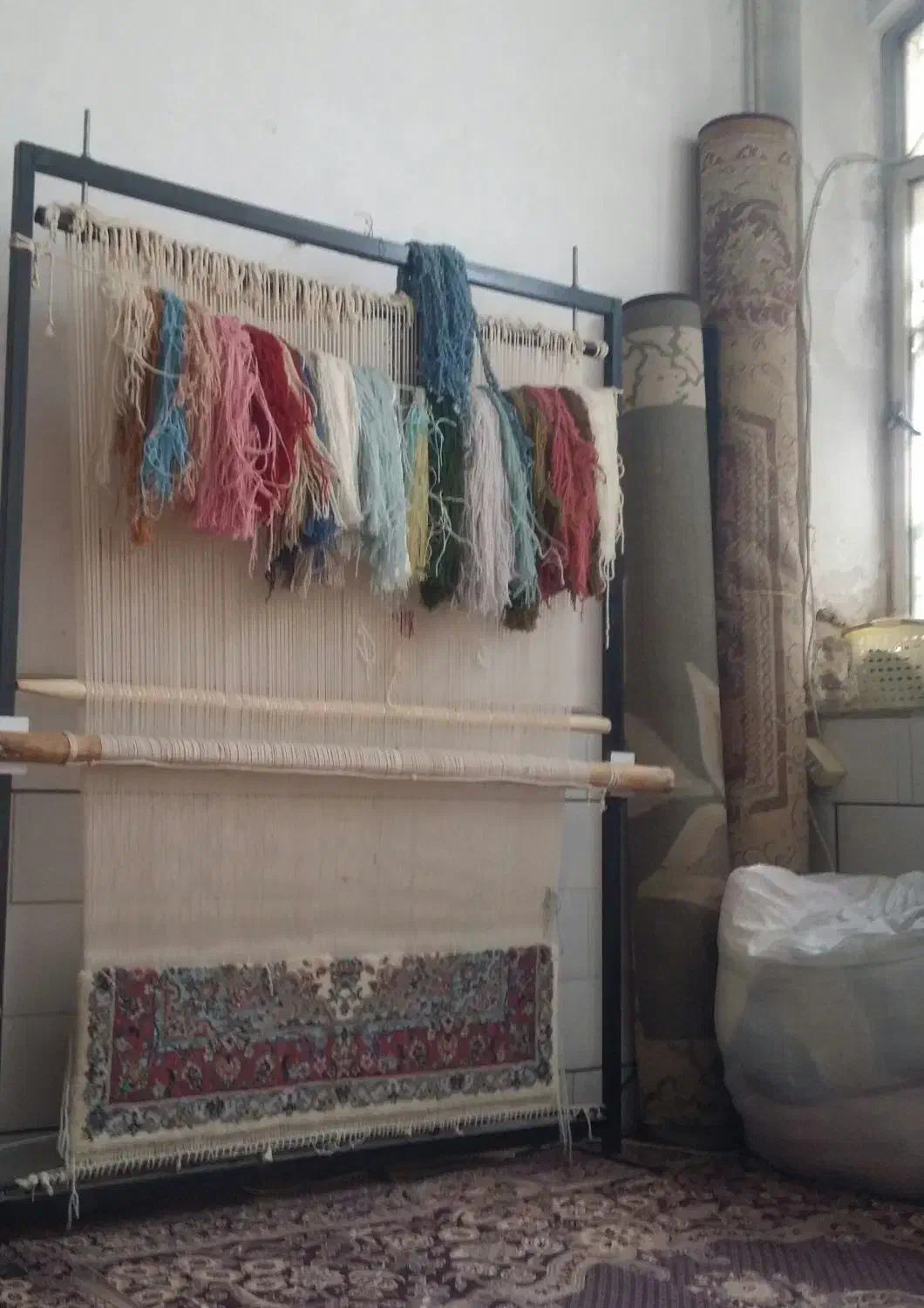 قالی زرع ونیم بافته شده|فرش|کاشان, کارگر|دیوار