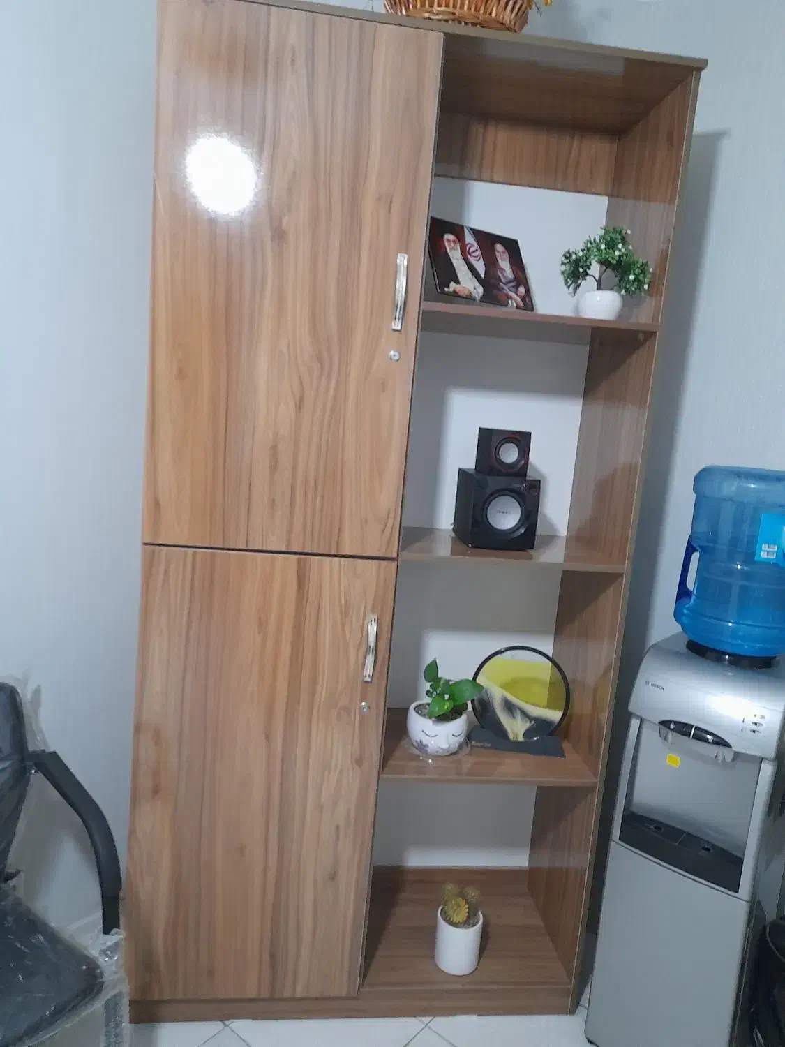 کتابخانه و ۳ عدد صندلی|کتابخانه، شلف، قفسههای دیواری|گرگان, |دیوار