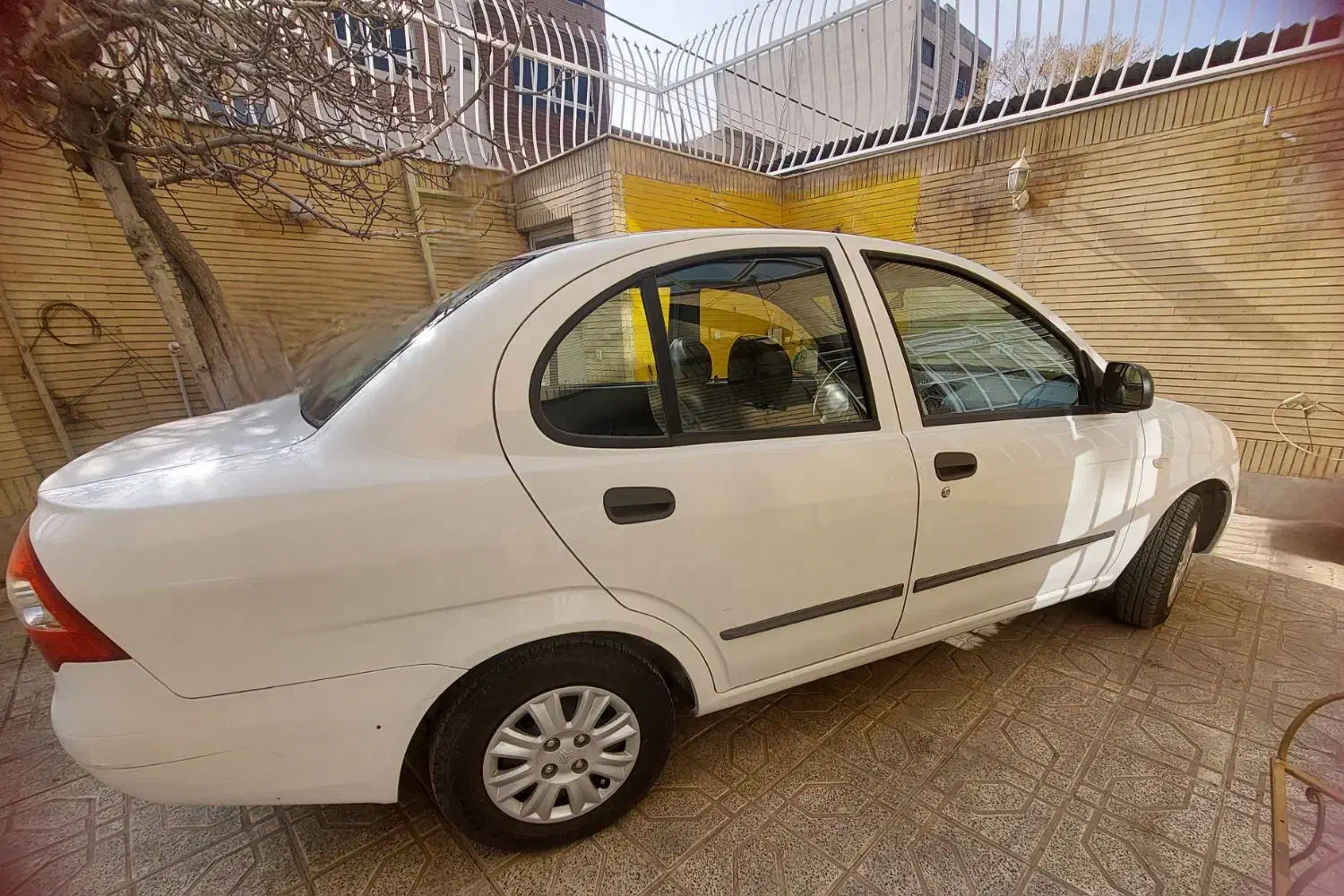 تیبا صندوق دار مدل ۹۹|خودرو سواری و وانت|شاهین‌شهر, چمران|دیوار