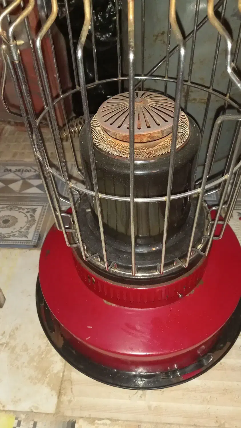 چراغ سولان|بخاری، هیتر، شومینه|نیمروز, |دیوار