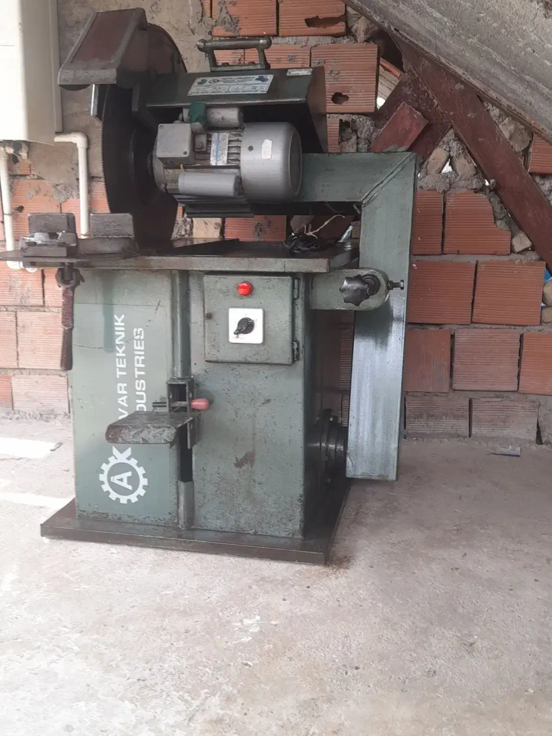 اره‌آتشی‌تک‌فاز‌در‌حد‌نو|ماشین‌آلات صنعتی|گلوگاه, |دیوار