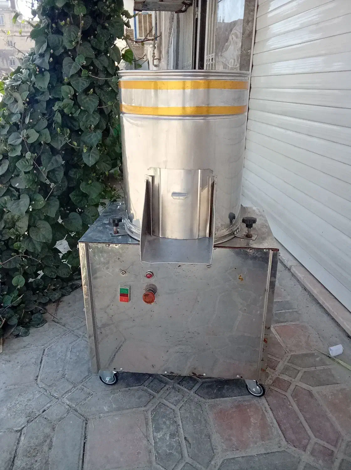 سرخکنفرساندویچچرخگوشتگرمکنپوستکنخلالکن|کافیشاپ و رستوران|اصفهان, قهجاورستان|دیوار