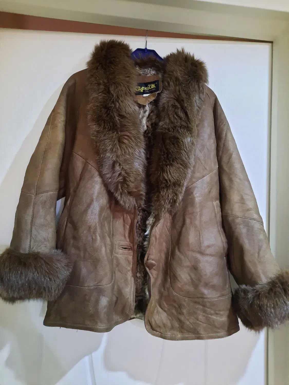 تعدادی پالتو و کت چرم بوفالو و چرم طبیعی|لباس|تهران, والفجر (افسریه)|دیوار