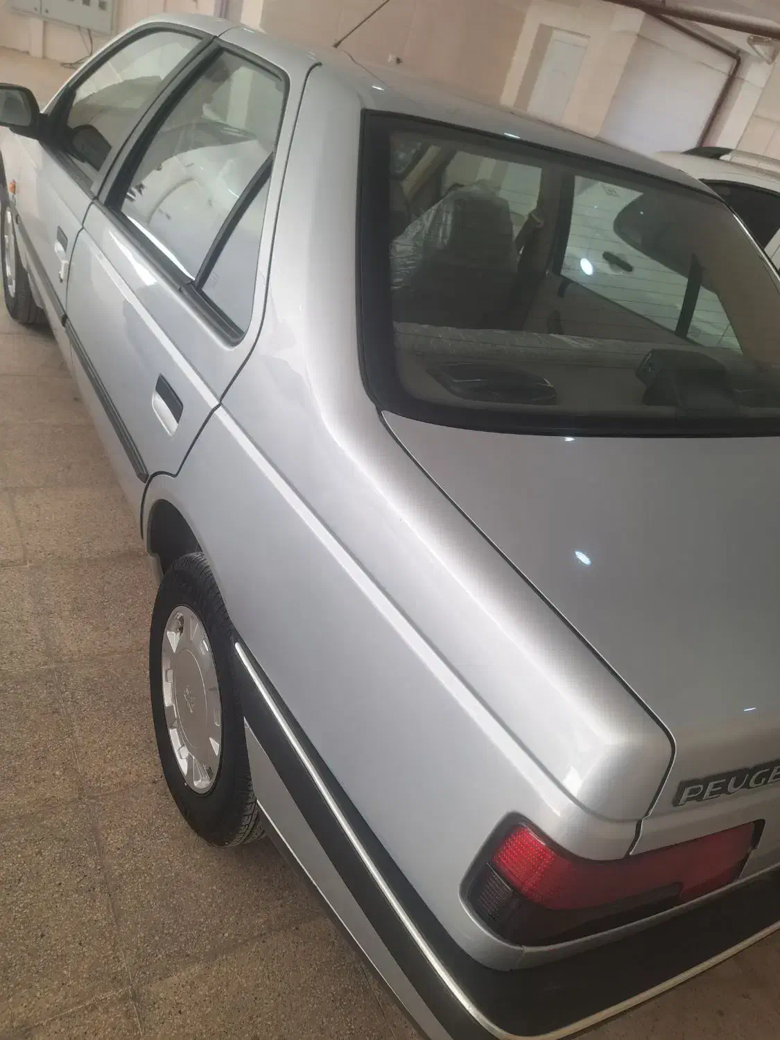 پژو ۴۰۵ مدل ۹۳ در حد صفر|خودرو سواری و وانت|بندرعباس, |دیوار