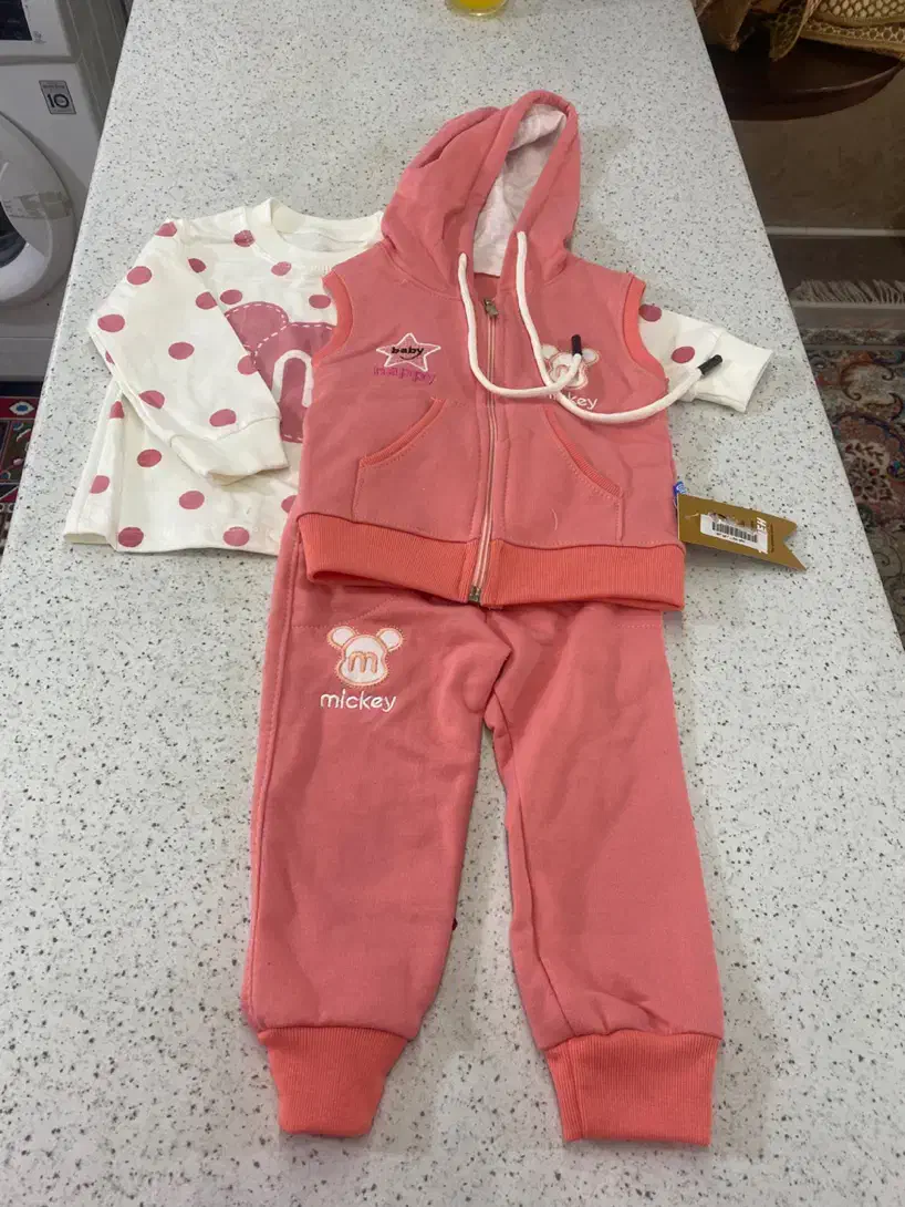 لباس بچه|کفش و لباس بچه|ملایر, |دیوار