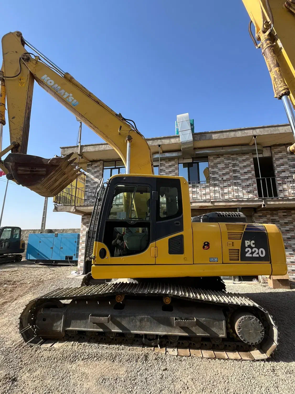 بیل میکانیکی pc 220/8|خودرو سنگین|اسلامشهر, بهرام آباد|دیوار