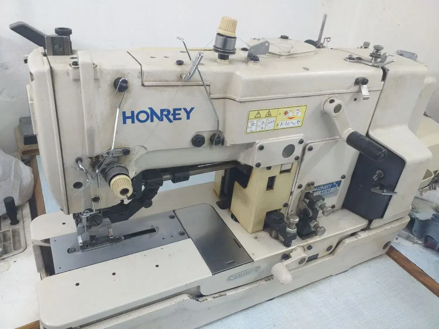 چرخ دکمه مادگی هانری|چرخ خیاطی و ریسندگی|اراک, |دیوار