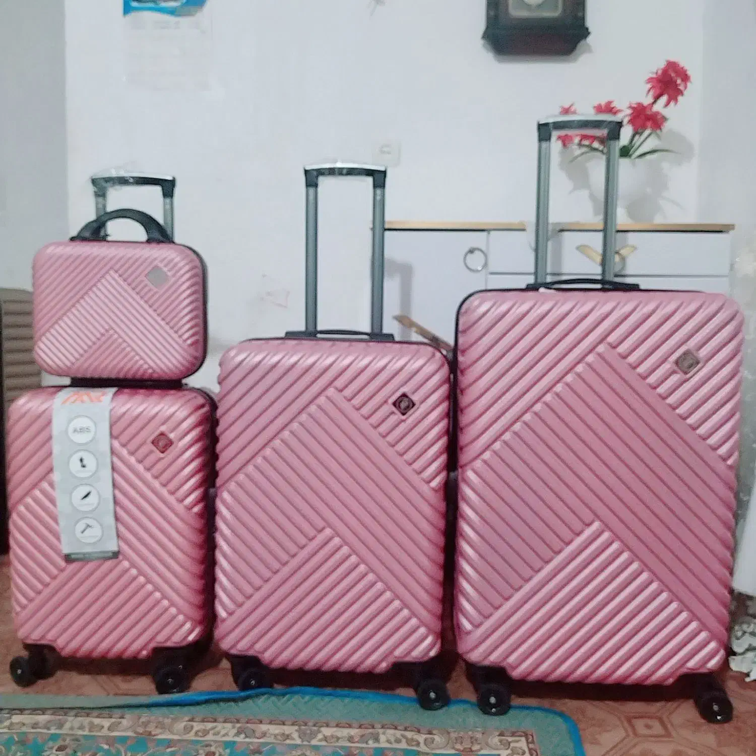 چمدان فایبر گلاس نو|کیف، کفش، کمربند|خاوران, |دیوار