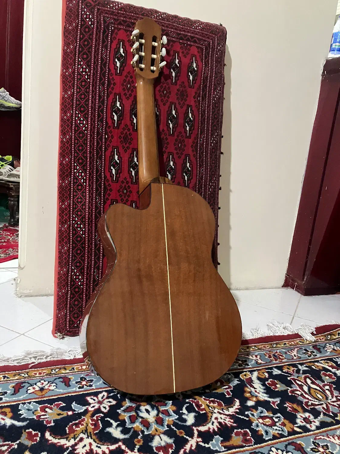 گیتار   Pao Chia     به همراه کیف|گیتار، بیس، امپلیفایر|مشهد, هفت تیر (آب و برق)|دیوار