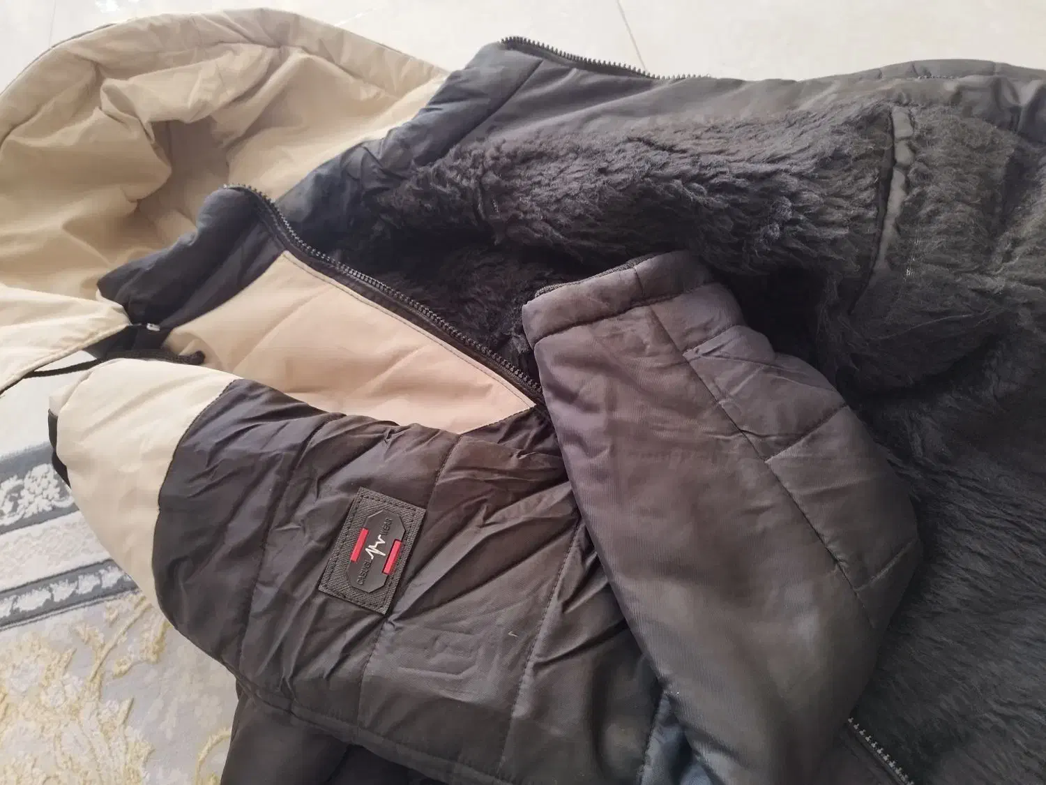 کاپشن در حد نو|لباس|شیراز, شاپورجان|دیوار