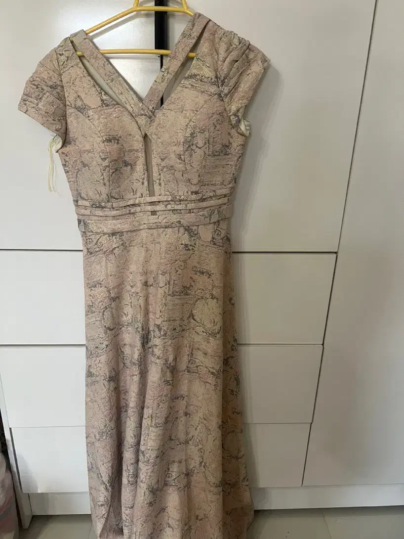 لباس بارداری نو|لباس|پردیس, فاز ۴|دیوار