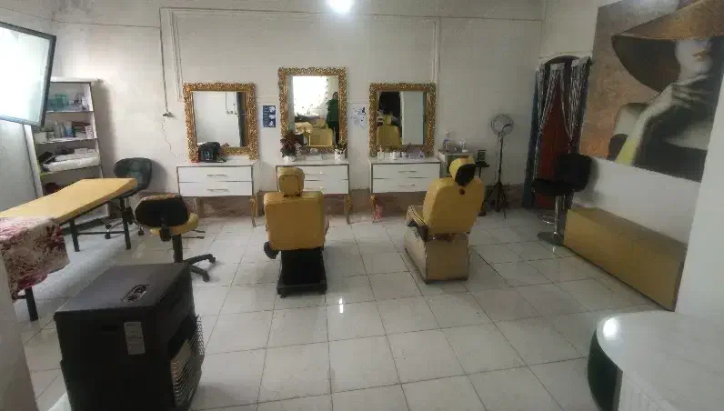 جذب همکار حرفه ای در سالن زیبایی|استخدام درمانی، زیبایی، بهداشتی|زابل, |دیوار