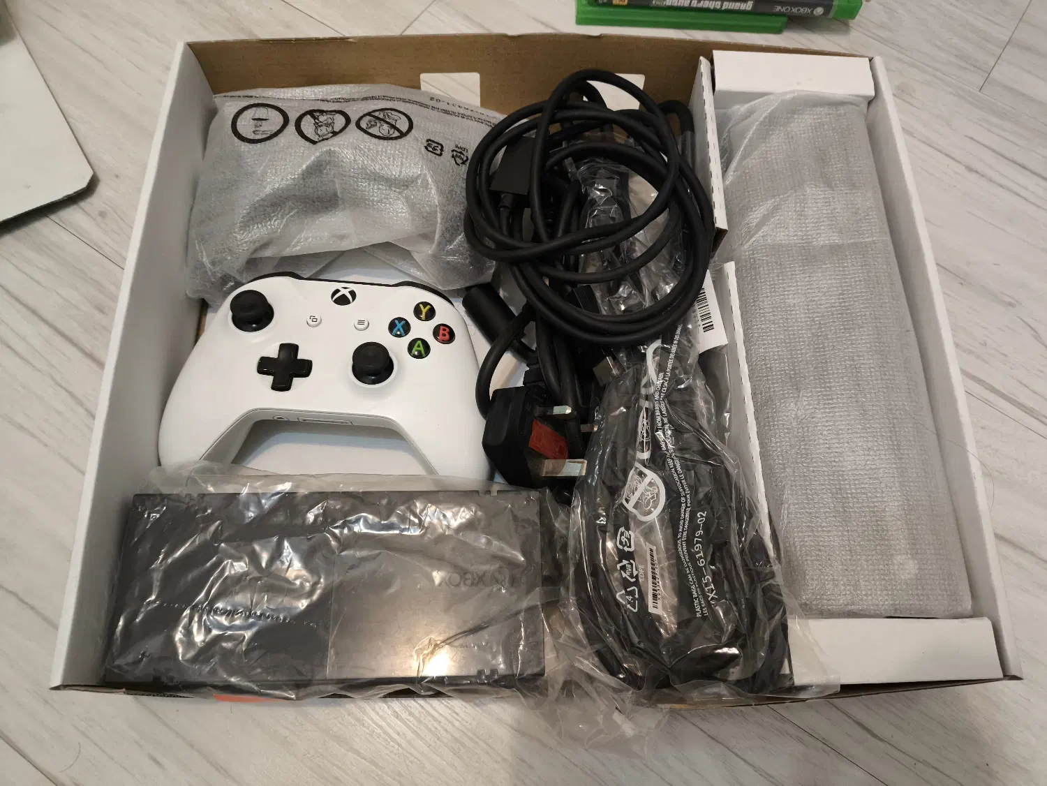 Xbox one 500G + Kinect|کنسول، بازی ویدئویی و آنلاین|تهران, علم و صنعت|دیوار