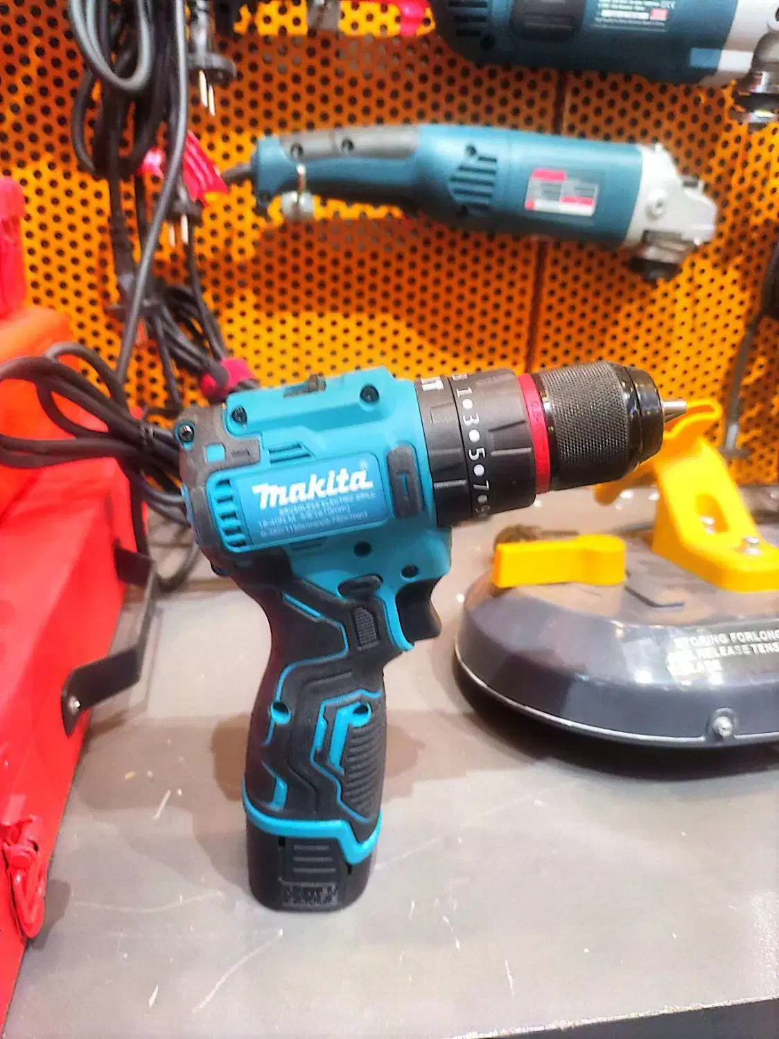 دریل شارژی 24 ولت 2 باتری براشلس با کیف طرح ماکیتا|ماشینآلات صنعتی|مشهد, کوی پلیس|دیوار