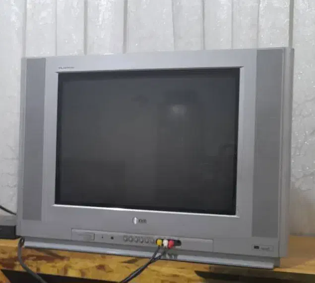 تلویزیون ۲۱اینچ LG|تلویزیون و پروژکتور|نسیمشهر, |دیوار