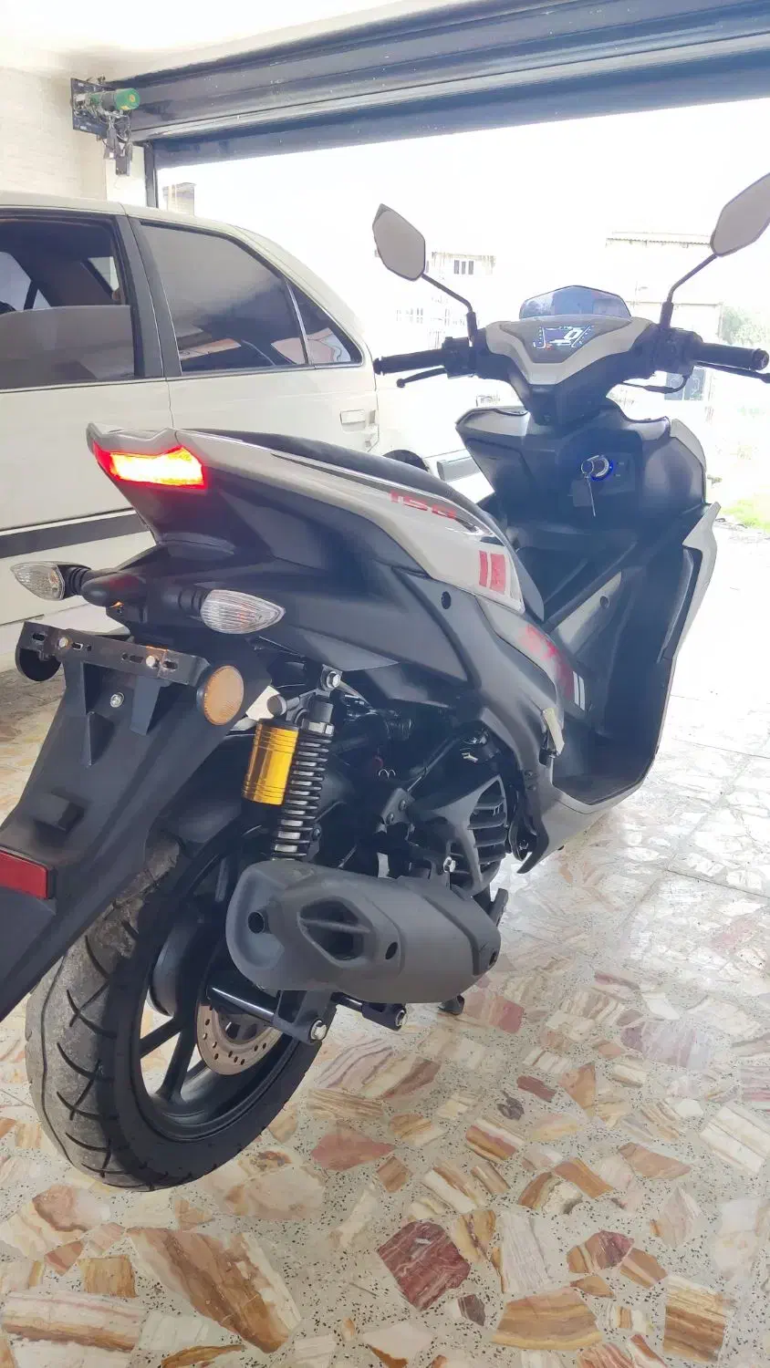 طرح ایروکس 1403 کیلیک|موتورسیکلت|رشت, عینک|دیوار