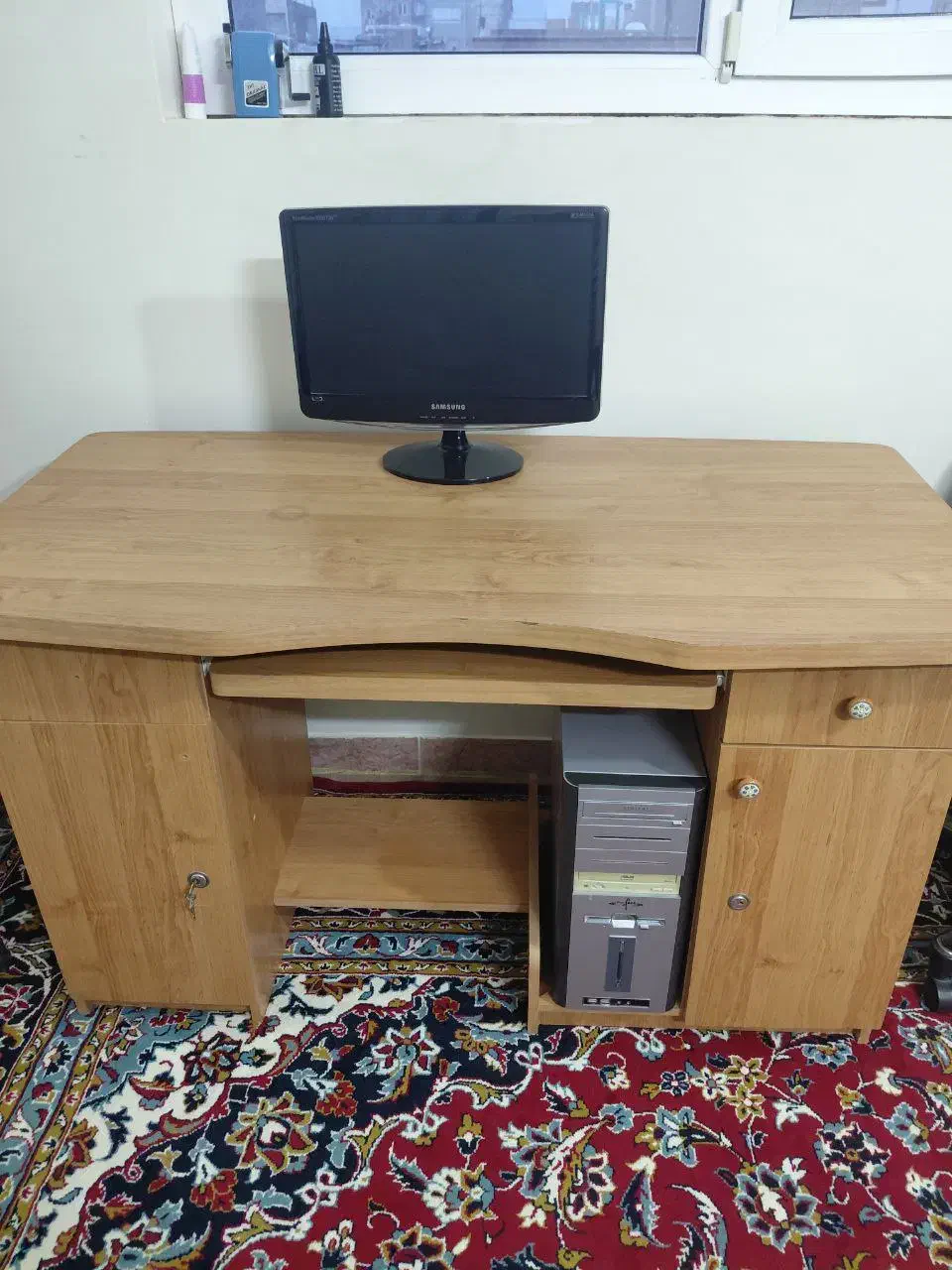 میز و تحریر و صندلی و میز تلفن و ساعت|میز تحریر و کامپیوتر|سبزوار, فقیه سبزواری|دیوار