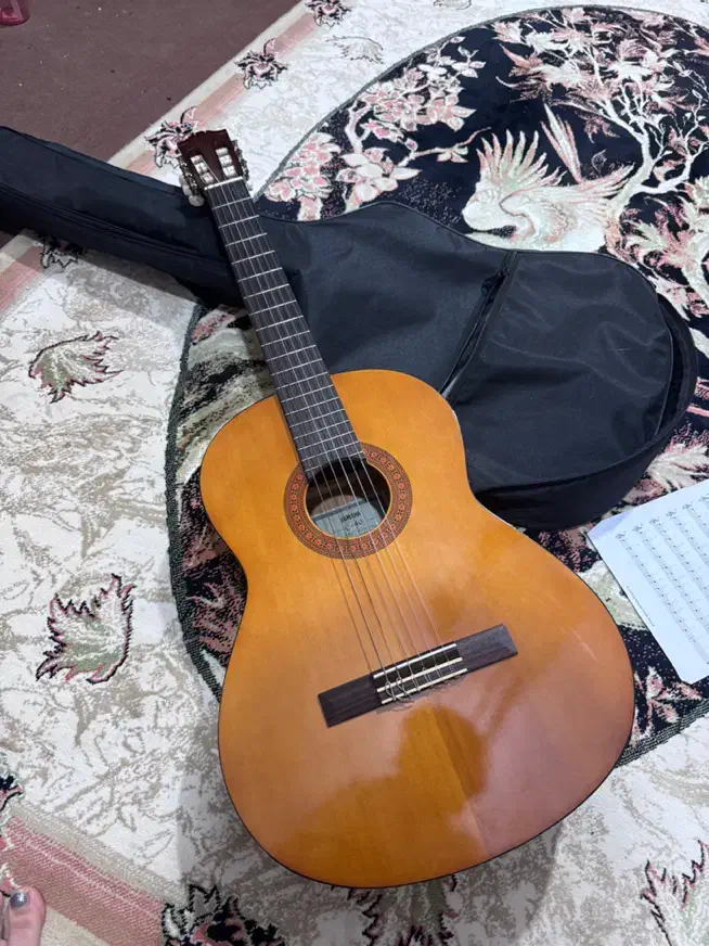 گیتار یاماها c40|گیتار، بیس، امپلیفایر|لنگرود, |دیوار